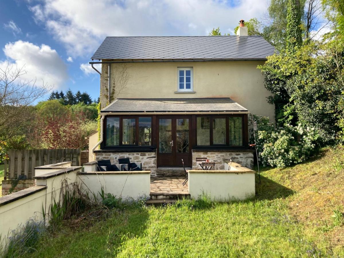 La Maison Charmante D'Elisabeth Saint-Ybard Exterior photo
